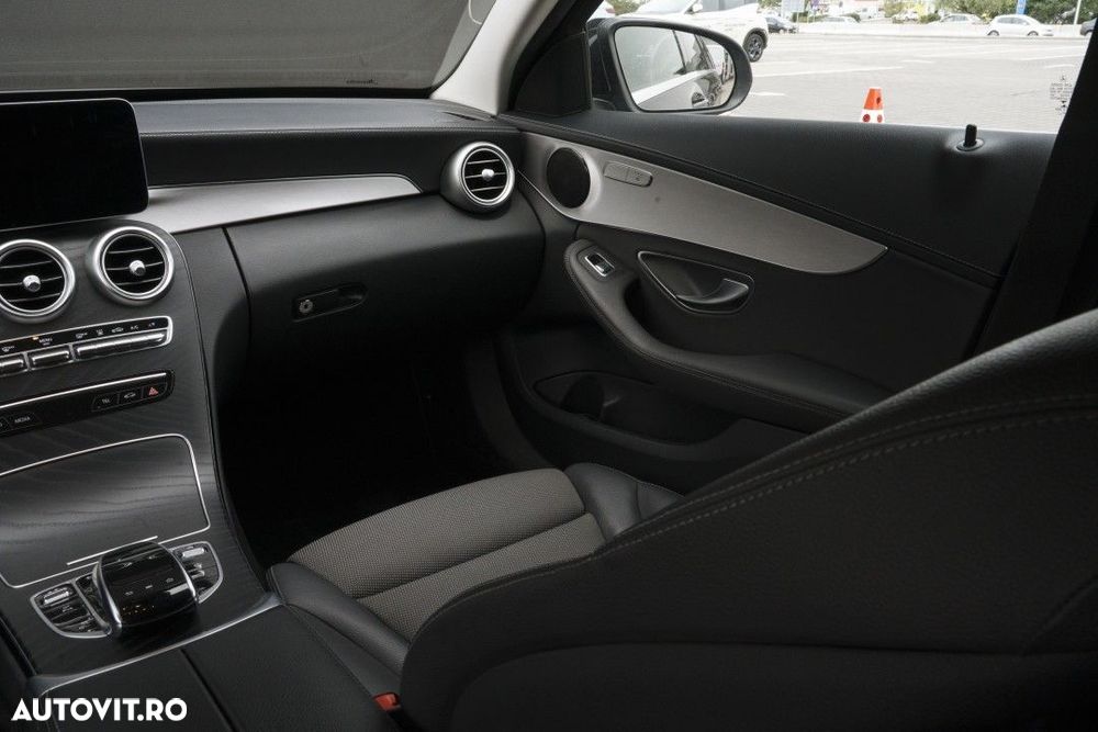Mercedes-Benz C - 9