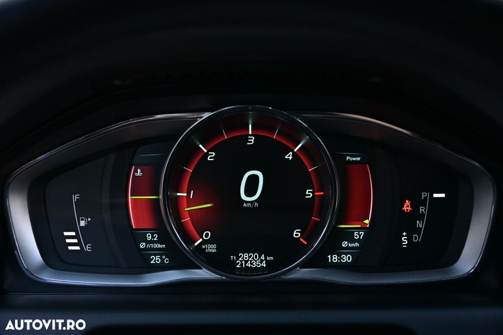 Volvo XC 60 D5 AWD Geartronic Summum - 29