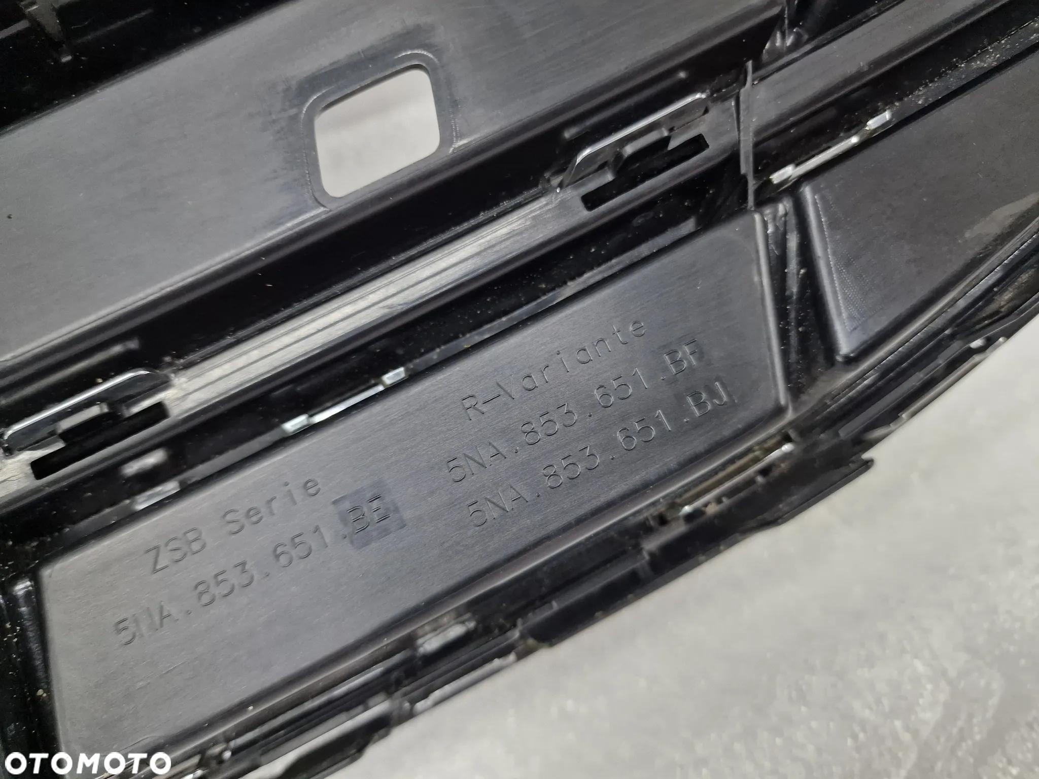 VW TIGUAN II LIFT R-LINE 5NA 20- ŁADNA ATRAPA / GRILL PRZEDNI PRZÓD , NR 5NA853651BE , NR AUKCJI GL511 - 20