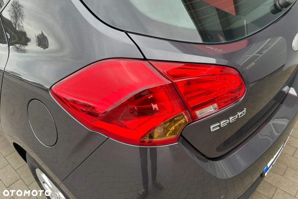 Kia Ceed - 16