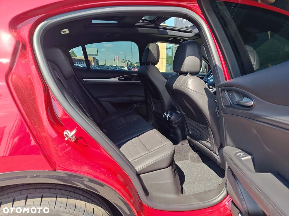 Alfa Romeo Stelvio 2.0 Turbo Veloce Q4 - 12