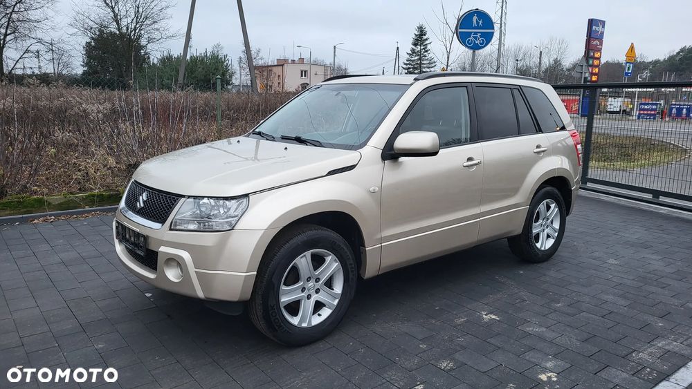 Suzuki Grand Vitara 2.0 Comfort + - 7