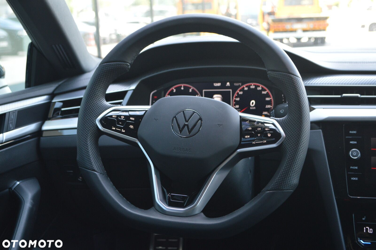 Volkswagen Arteon 2.0 TSI R-Line DSG - 24