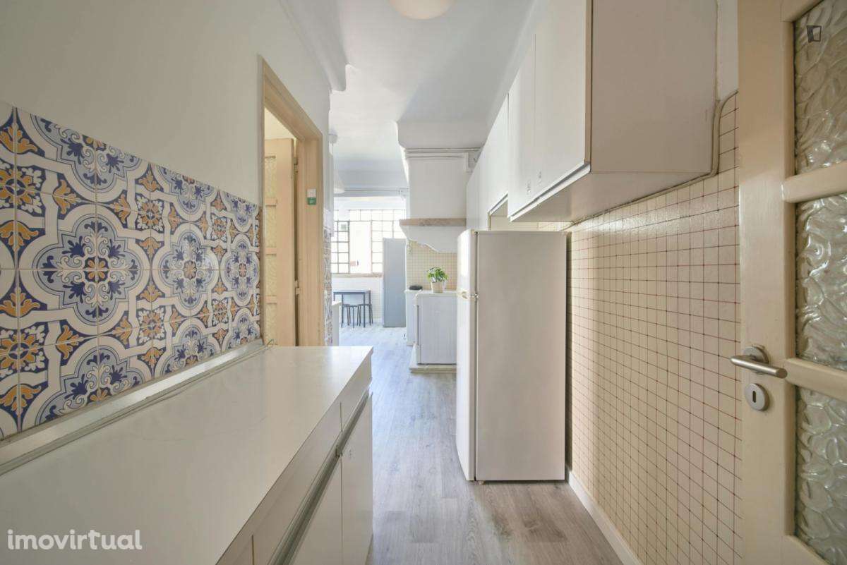 Quarto - localizado em Alameda Lisbon - Grande imagem: 3/29