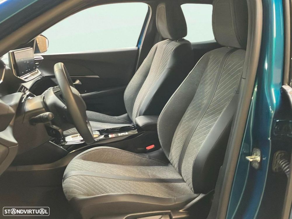 Peugeot e-2008 54 kWh Allure - 17