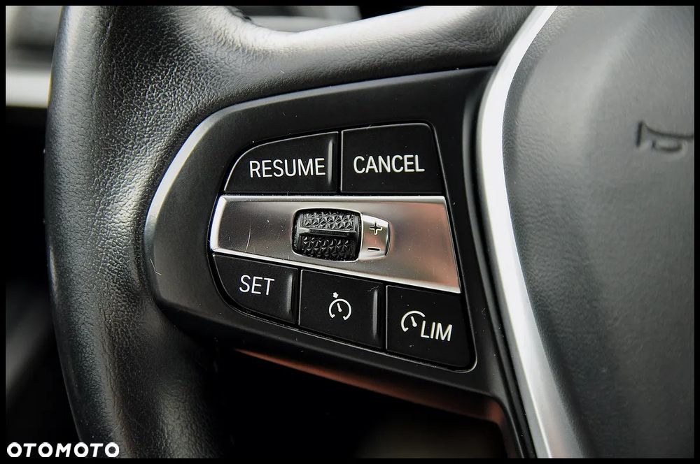 BMW Seria 3 320i - 33