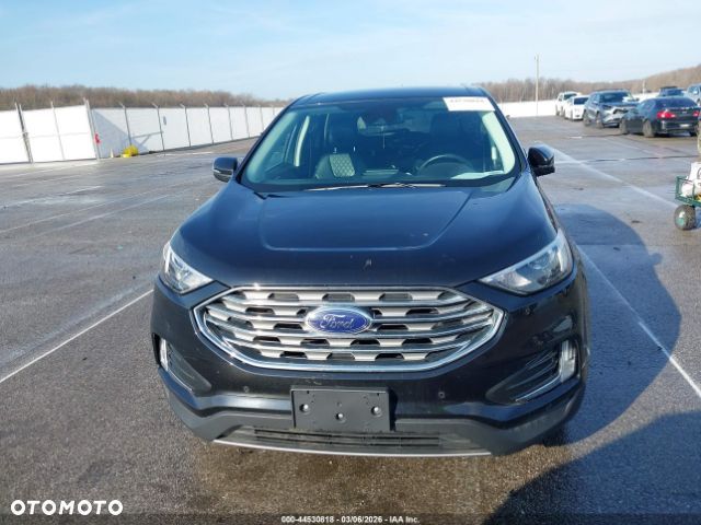 Ford Edge - 8