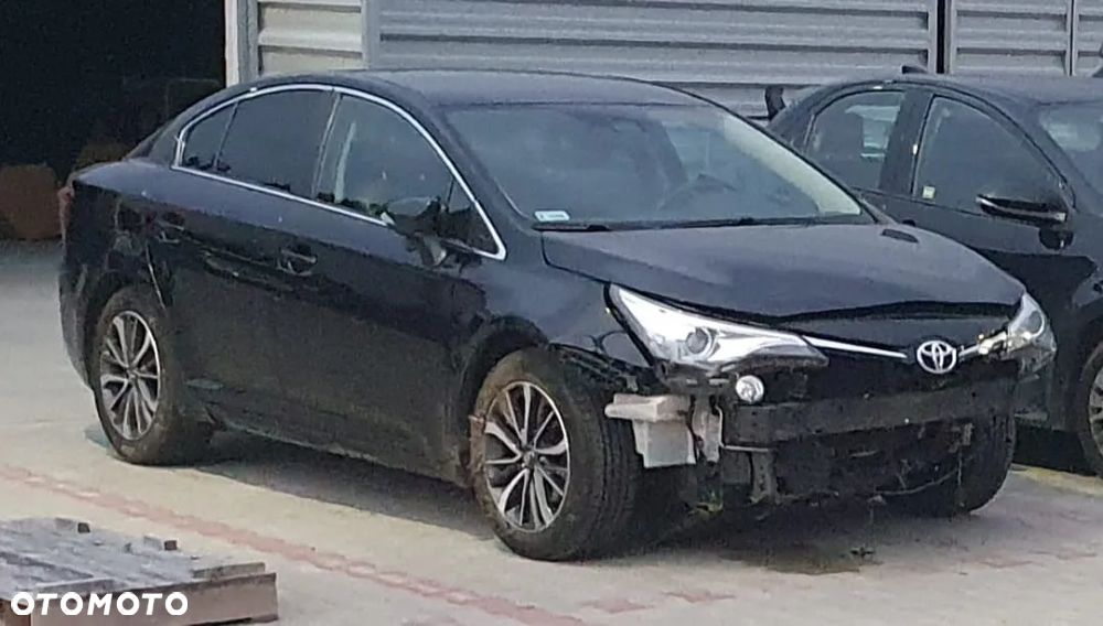 Toyota Avensis 1.8 Premium - 4