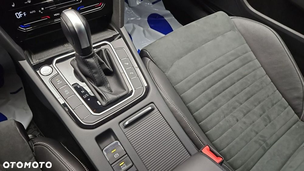 Volkswagen Passat Variant 1.5 TSI EVO Elegance DSG - 19