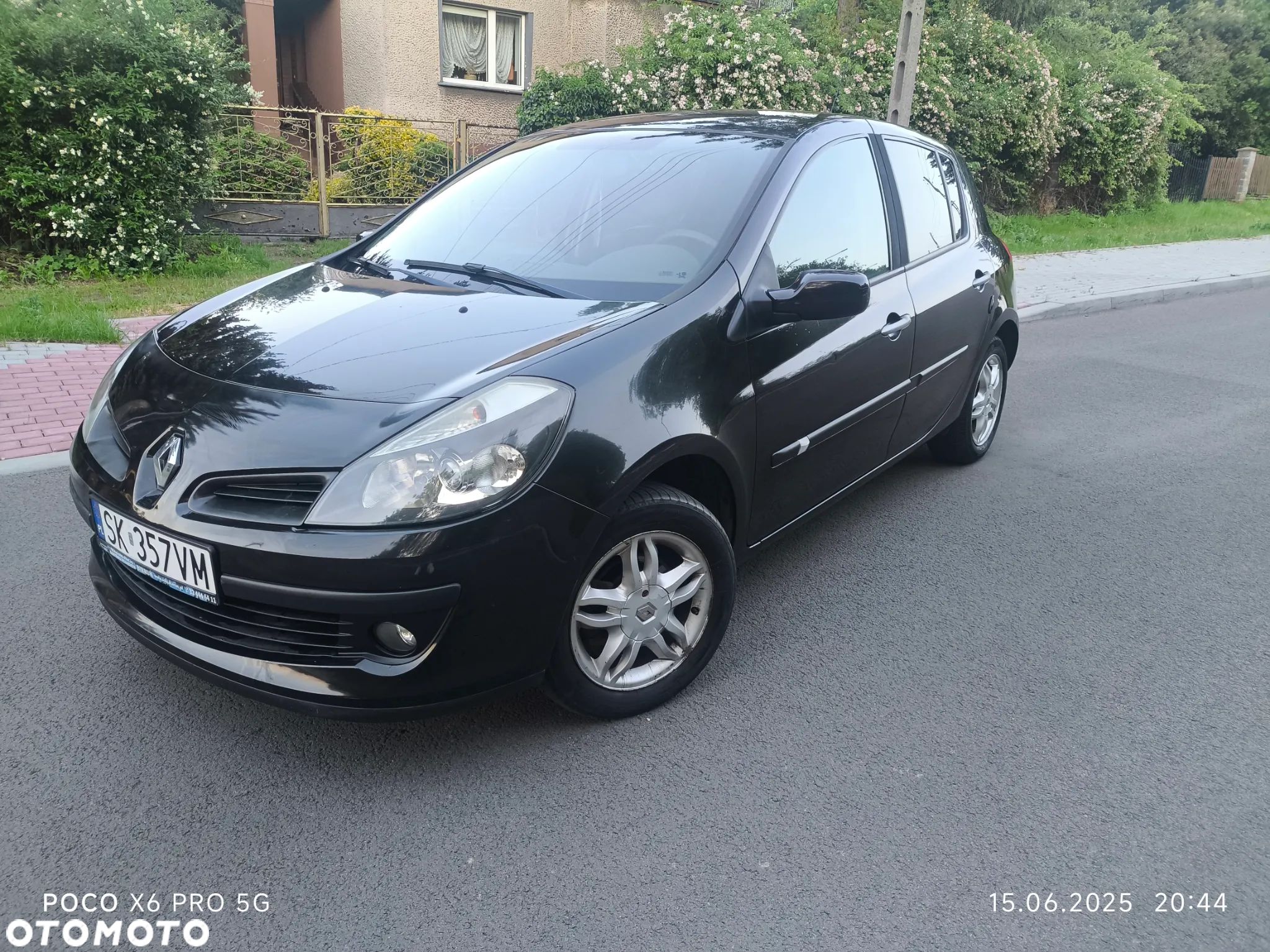 Renault Clio 1.2 16V 75 Expression - 1