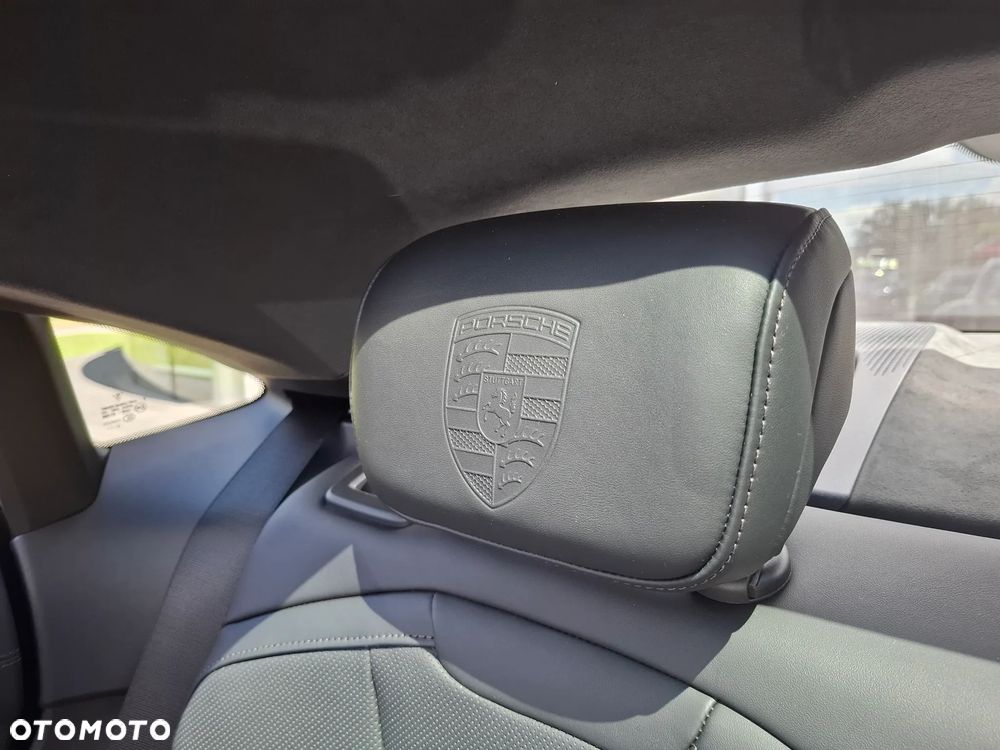 Porsche Taycan 105kWh Turbo S - 21