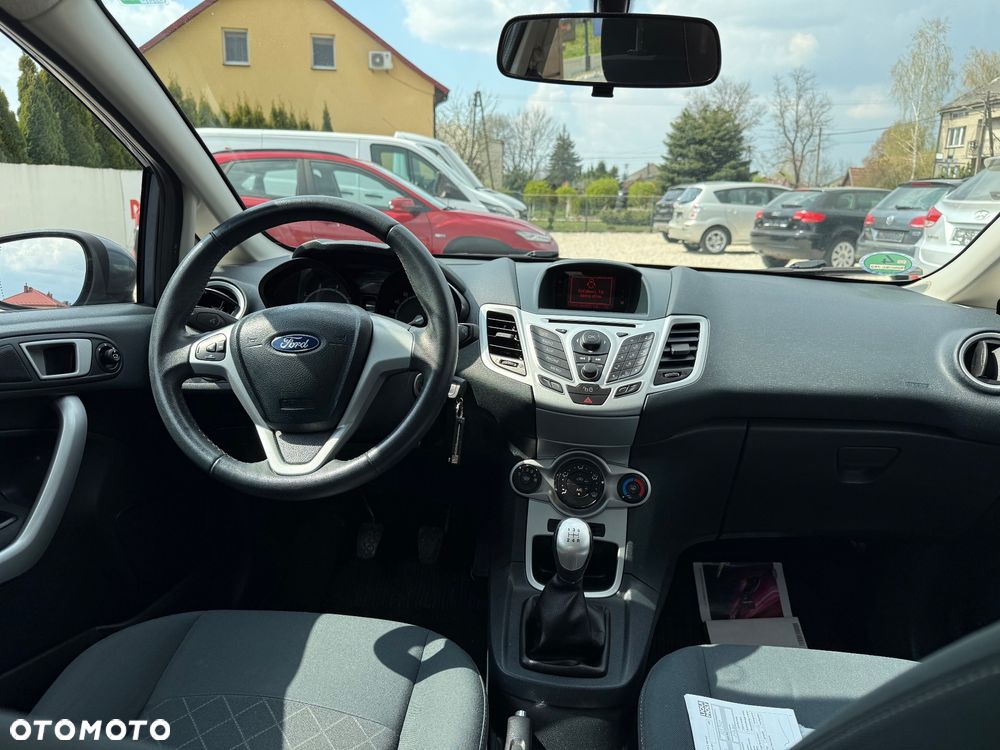 Ford Fiesta 1.25 Ghia - 9