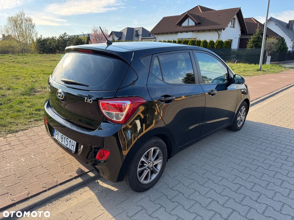 Hyundai i10 1.0 Fifa World Cup Edition - 2