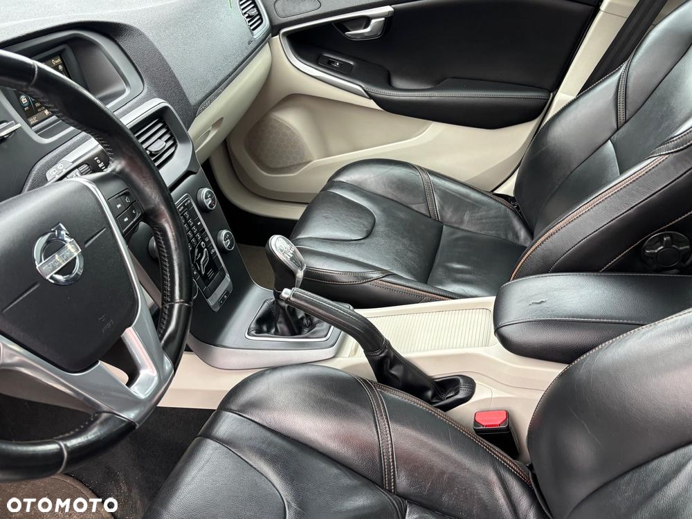 Volvo V40 D3 Ocean Race - 24