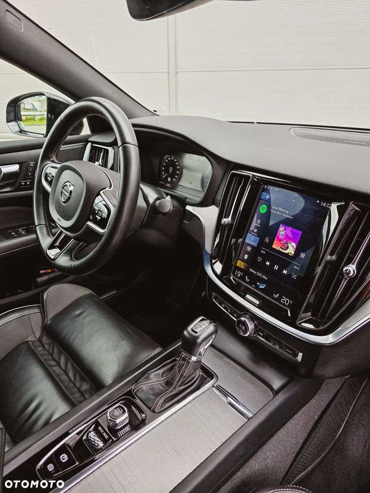 Volvo S60 T4 R-Design - 18