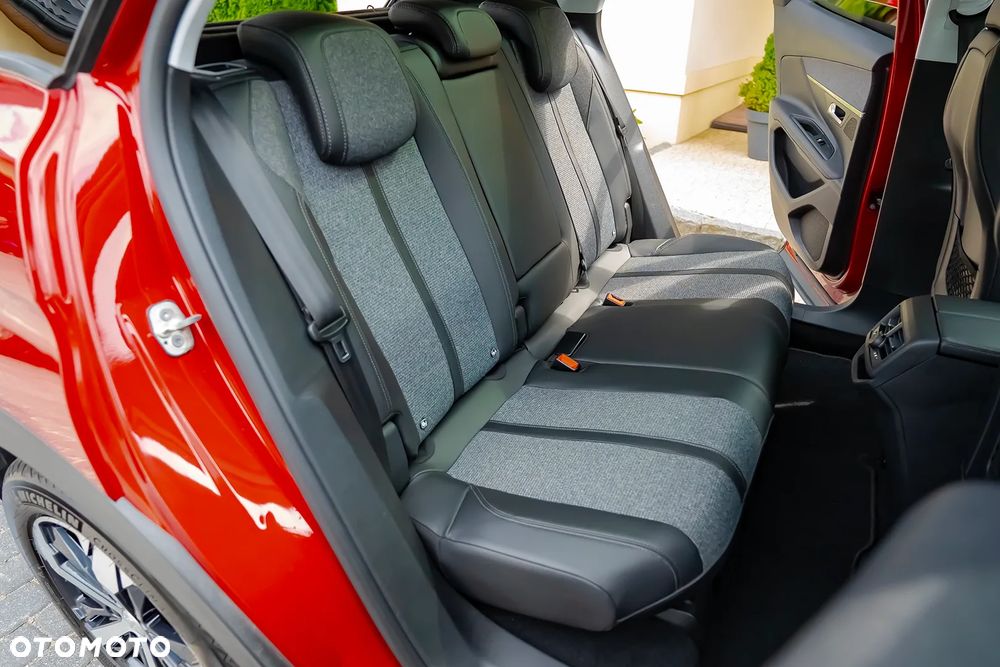 Peugeot 3008 BlueHDi 180 Stop & Start EAT8 Allure - 29