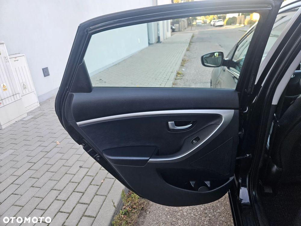 Hyundai i30 blue 1.6 GDI YES Gold - 13