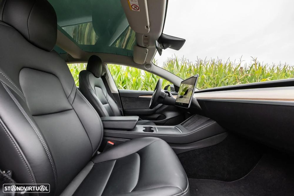 Tesla Model 3 Long-Range Dual Motor AWD - 38
