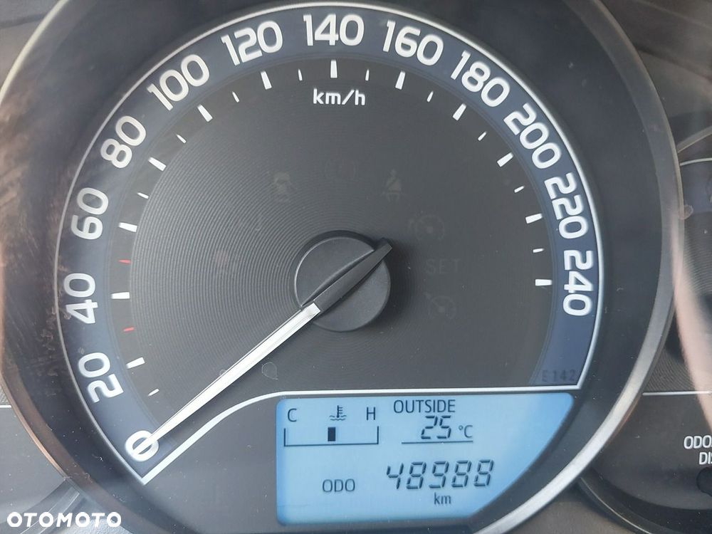 Toyota Auris 1.33 VVT-i Active - 4