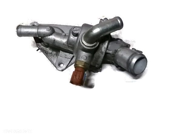 SUZUKI IGNIS III 1.2 OBUDOWA TERMOSTATU - 1