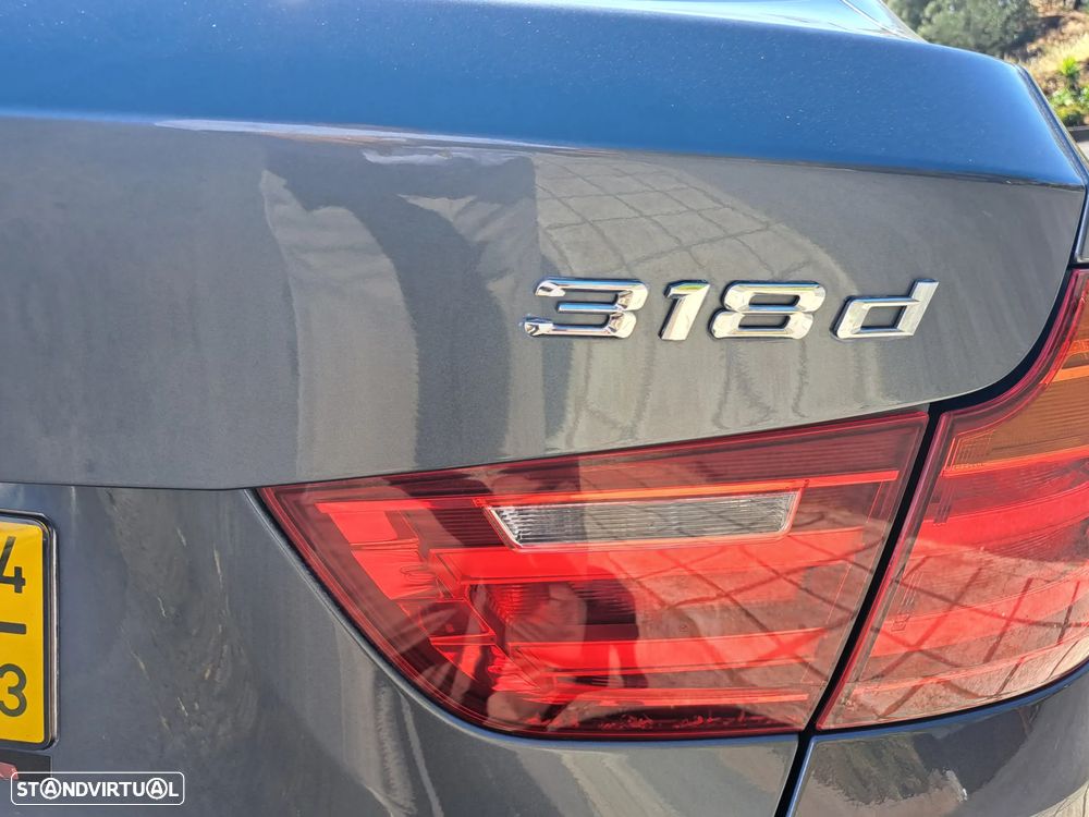 BMW 318 Gran Turismo d Sport Line - 2