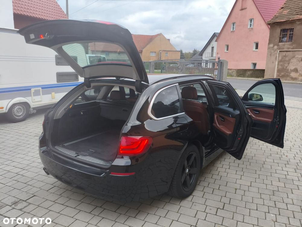 BMW Seria 5 520d Touring - 17