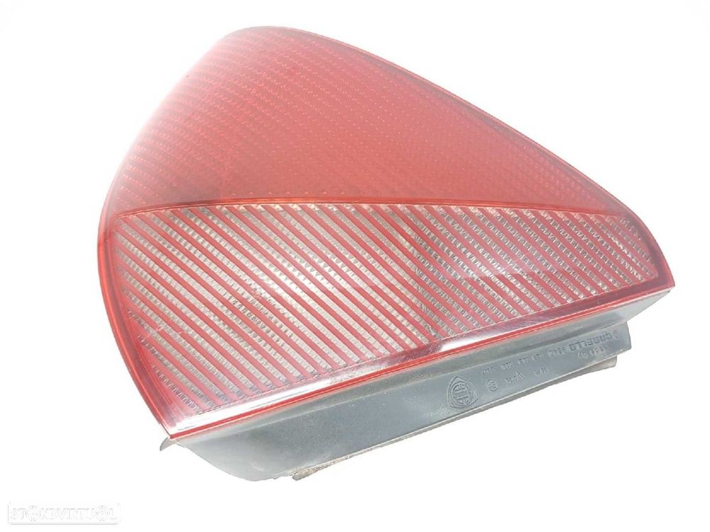 FAROLIM TRASEIRO DIREITO LANCIA LYBRA BERLINA 2.4 JTD EXECUTIVE - 8