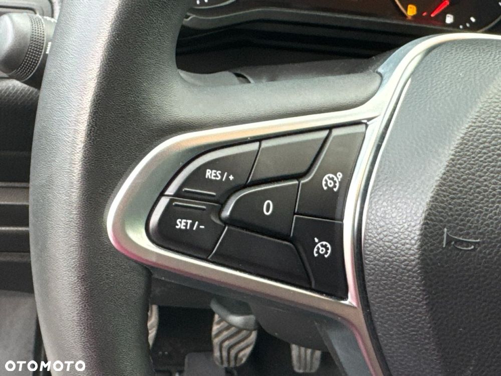 Renault Clio - 32