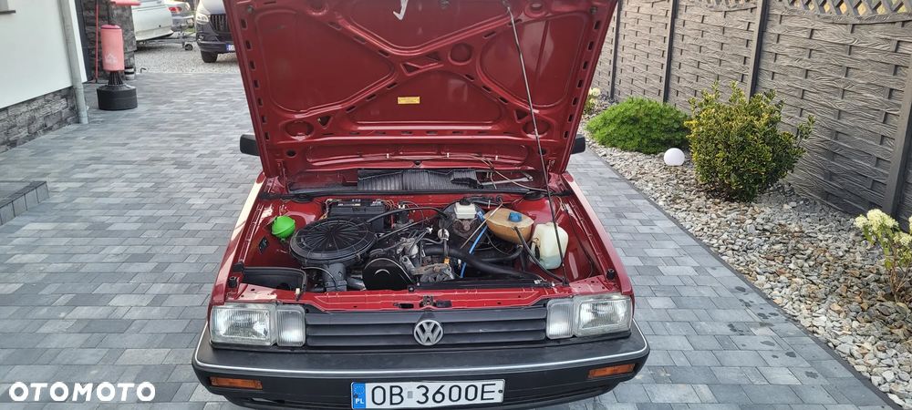Volkswagen Passat 1.6 GL - 9