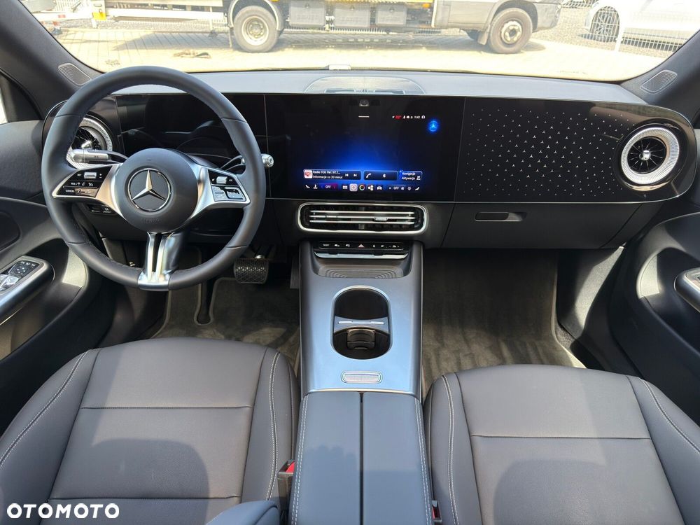 Mercedes-Benz CLA 200 mHEV 8G-DCT - 19