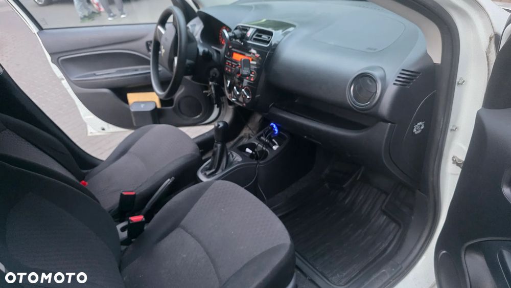 Mitsubishi Space Star 1.0 - 9