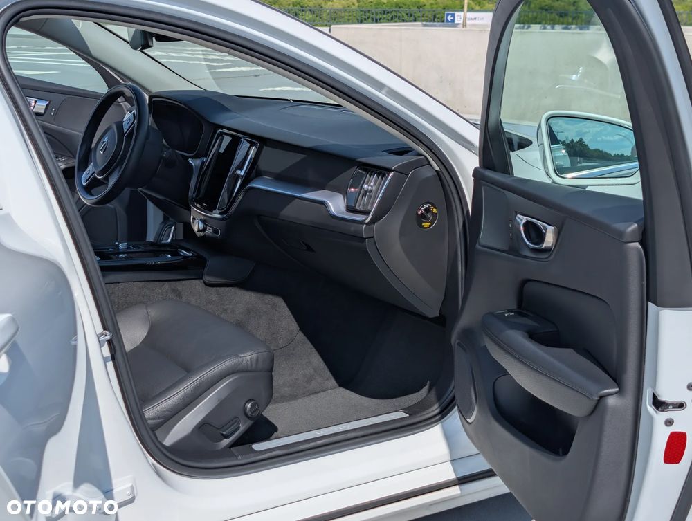 Volvo V60 T6 AWD Recharge Geartronic Inscription - 17