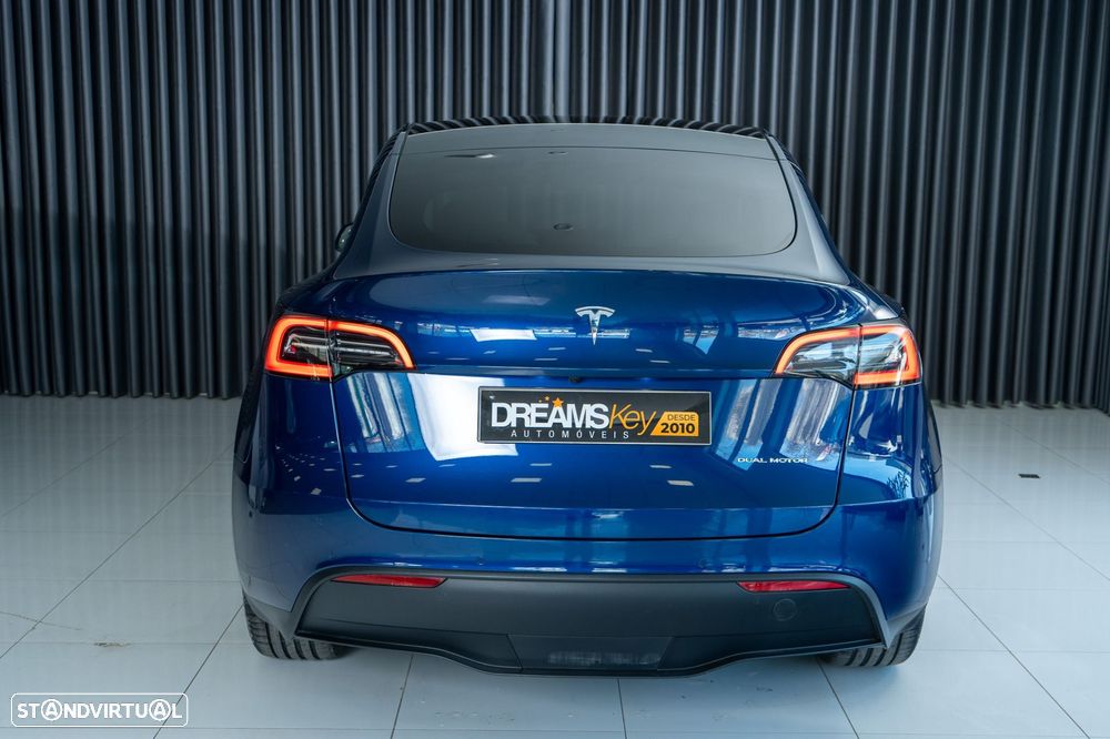 Tesla Model Y Long Range Dual Motor AWD - 2