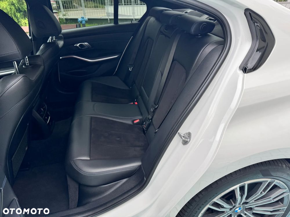 BMW Seria 3 318i M Sport - 20