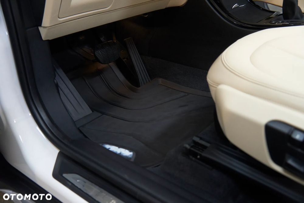 BMW X1 xDrive20i xLine - 10