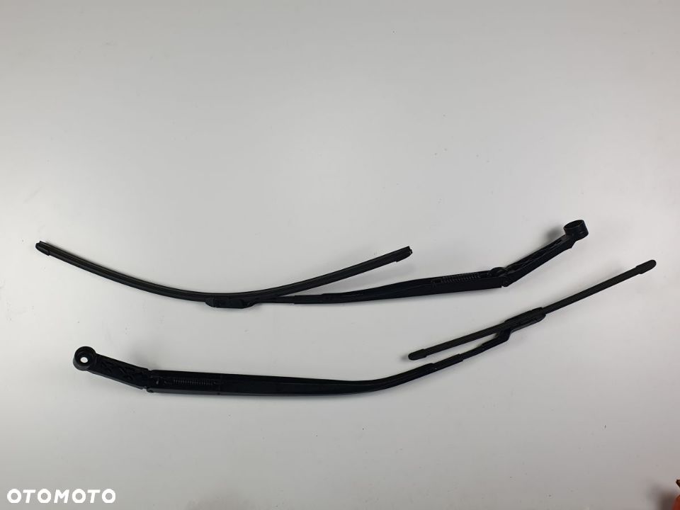 Ramiona Wycieraczek Przód TOYOTA C HR od 2019 roku - 1