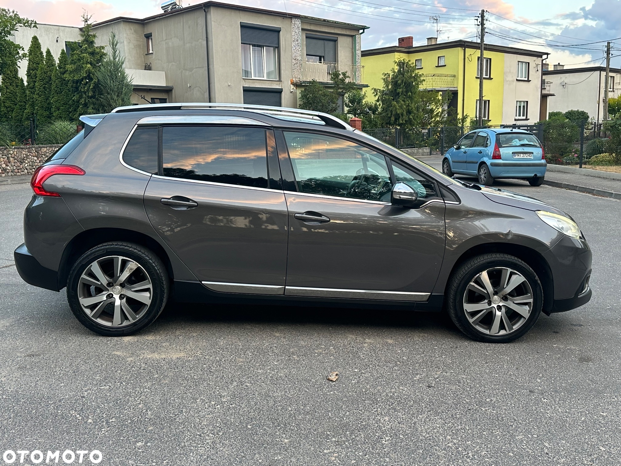 Peugeot 2008 1.6 e-HDi Allure S&S - 2