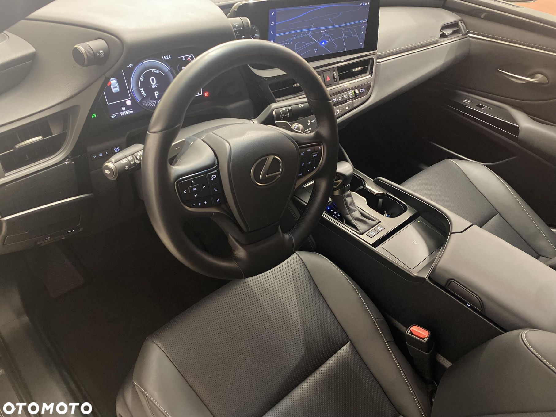 Lexus ES - 10