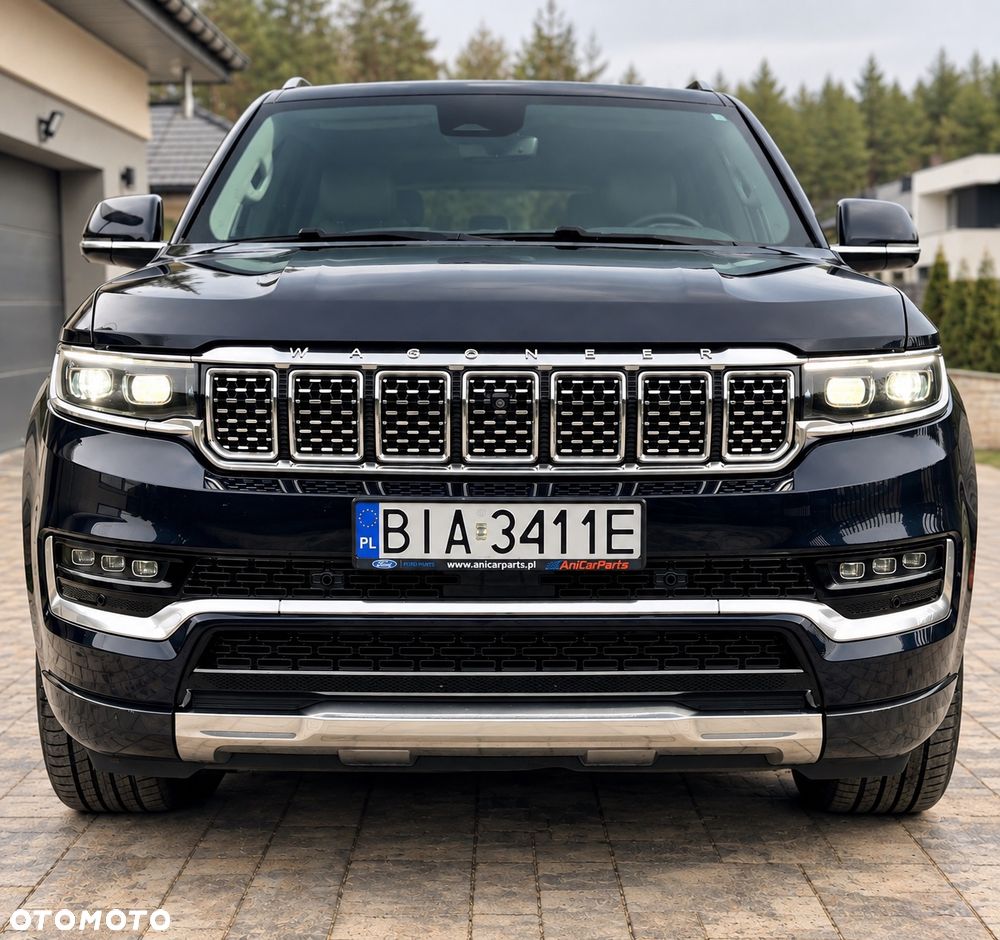 Jeep Grand Wagoneer - 15