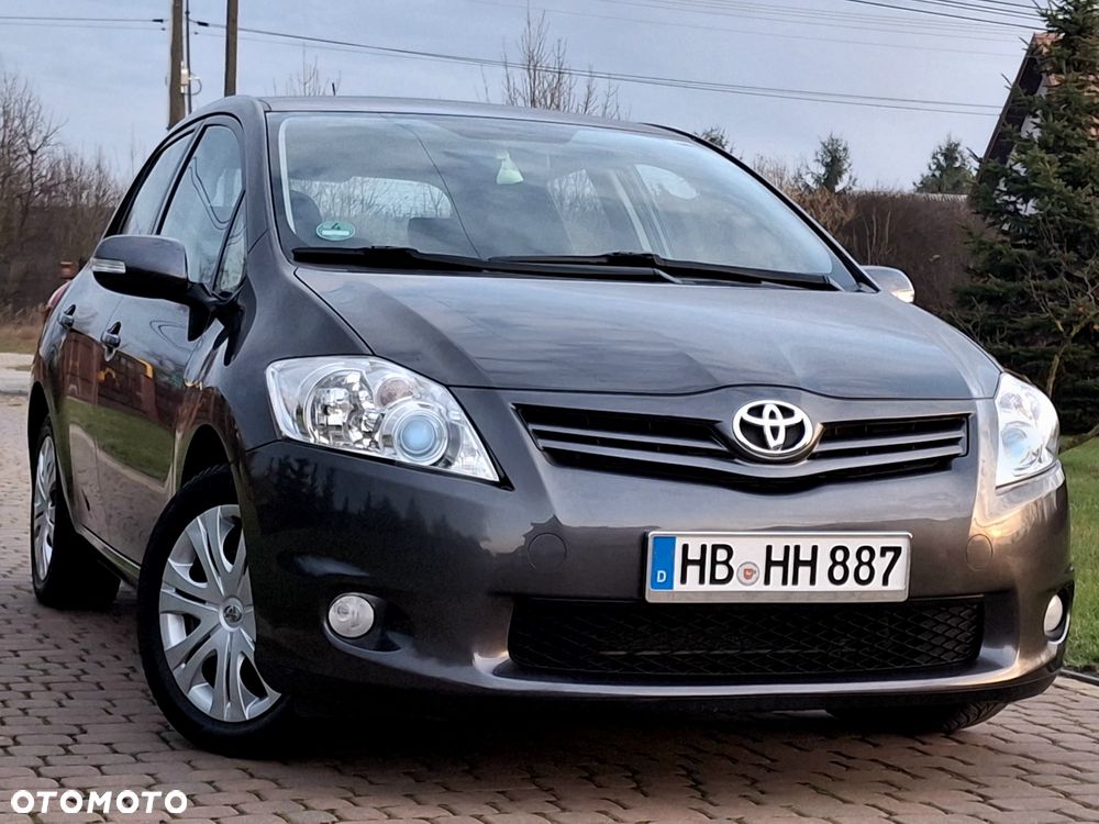 Toyota Auris 1.33 VVT-i Terra - 1