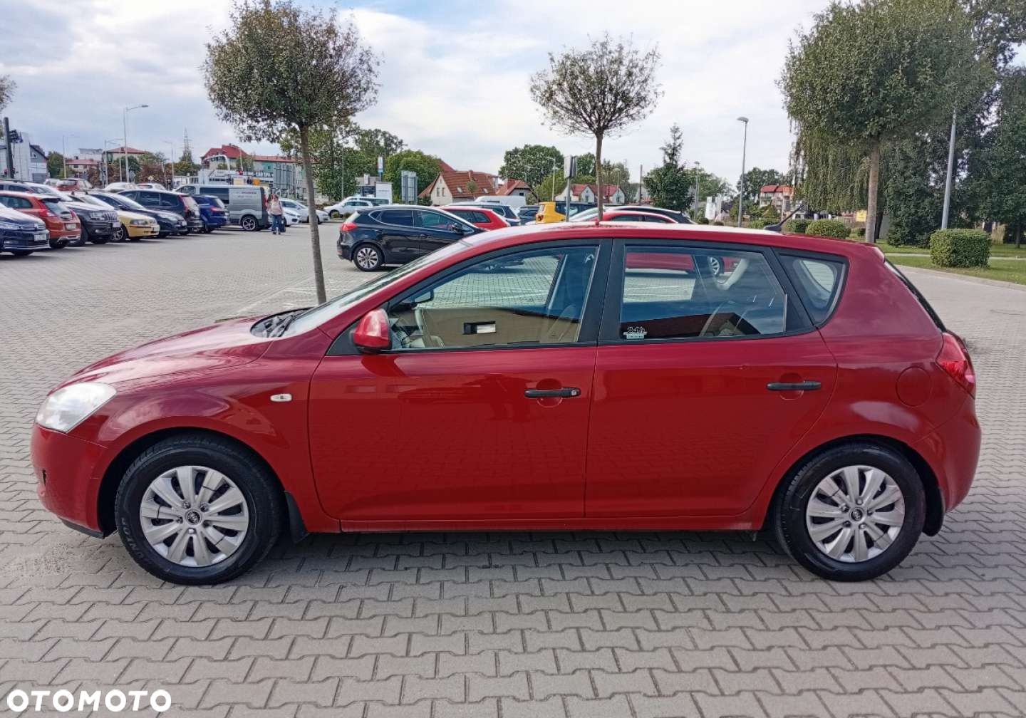 Kia Ceed - 11
