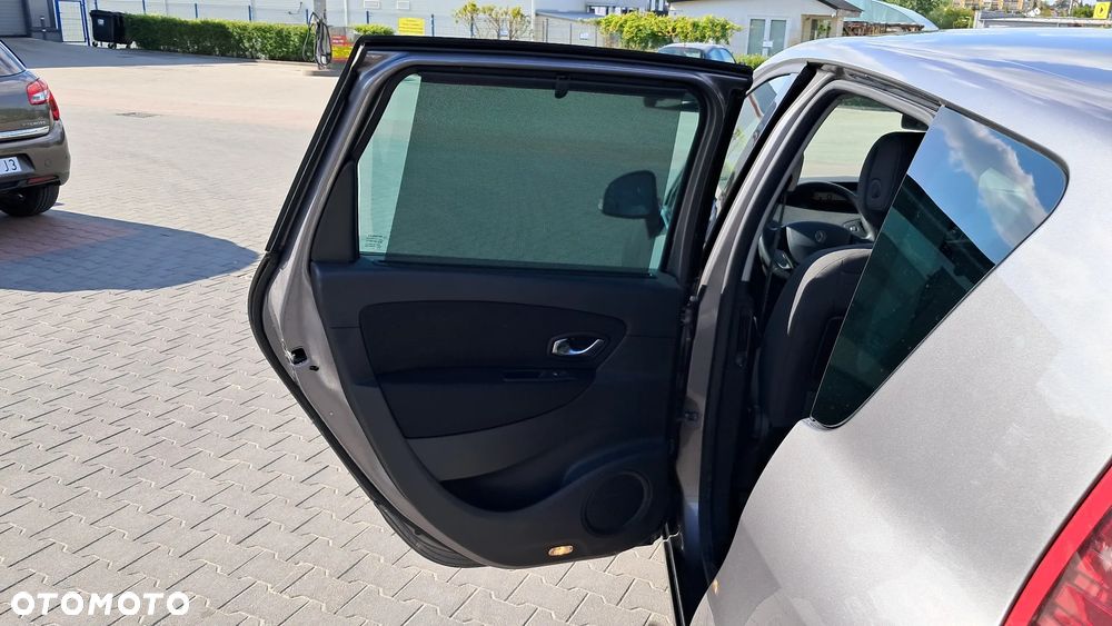 Renault Scenic 1.6 16V Dynamique - 11