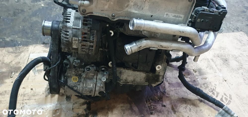 Silnik blok silnika słupek Audi A4 B9 1.4 TFSI CVN - 6