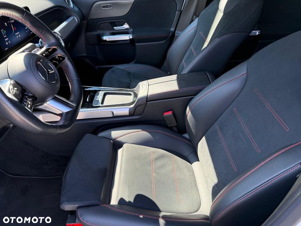 Mercedes-Benz GLB 200 AMG Line 7G-DCT - 9