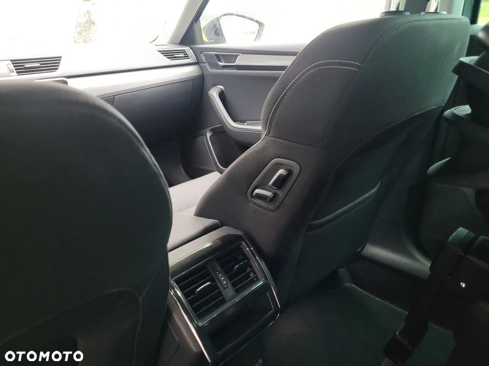 Skoda Superb 2.0 TDI SCR Style DSG - 17