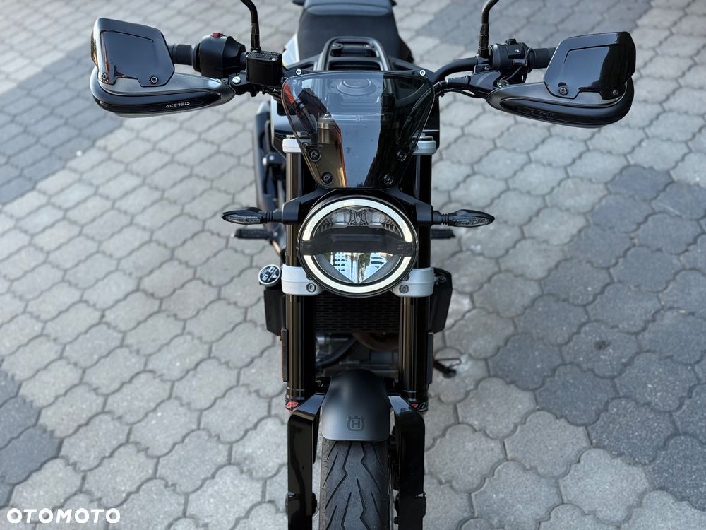 Husqvarna Svartpilen - 24