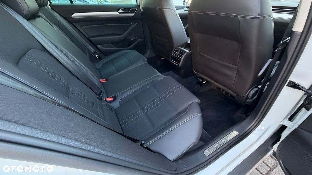 Volkswagen Passat Alltrack 2.0 TDI SCR 4Motion DSG - 20