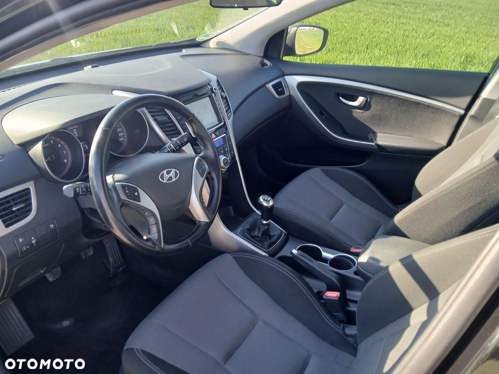 Hyundai i30 1.6 GDI Premium - 10