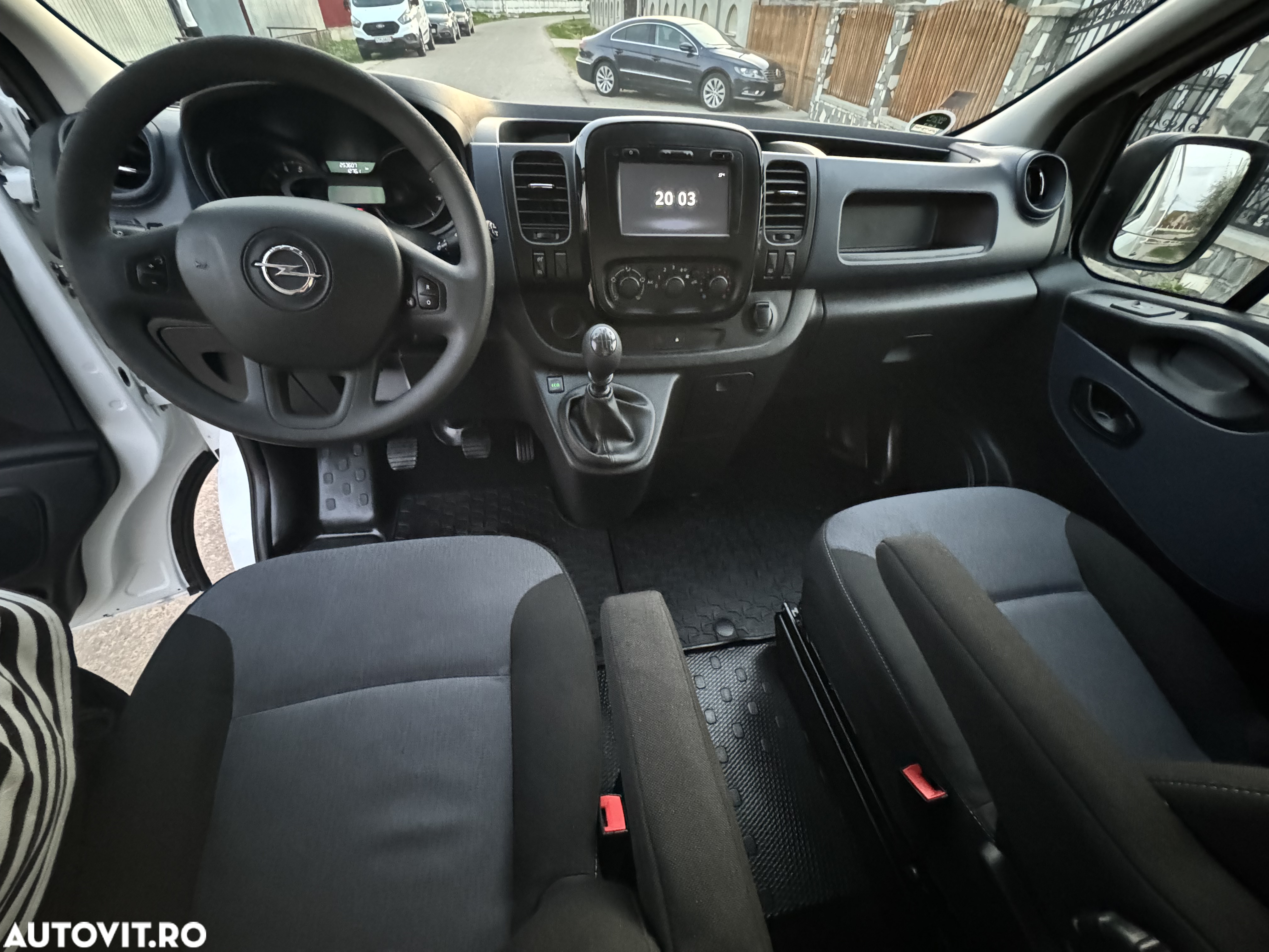 Opel Vivaro - 6