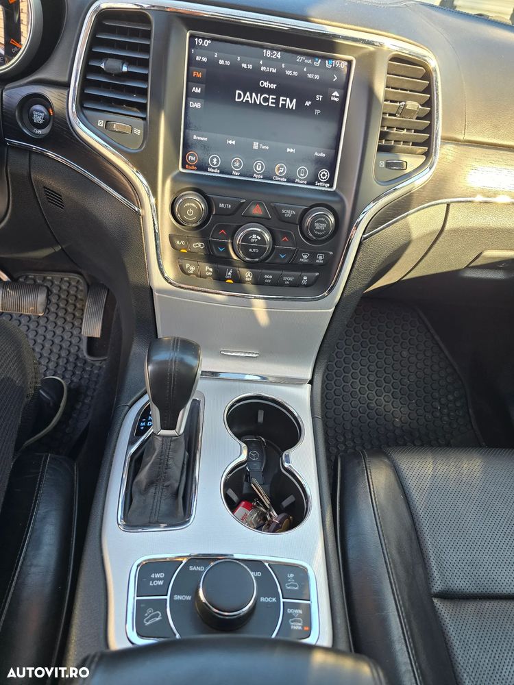 Jeep Grand Cherokee - 8